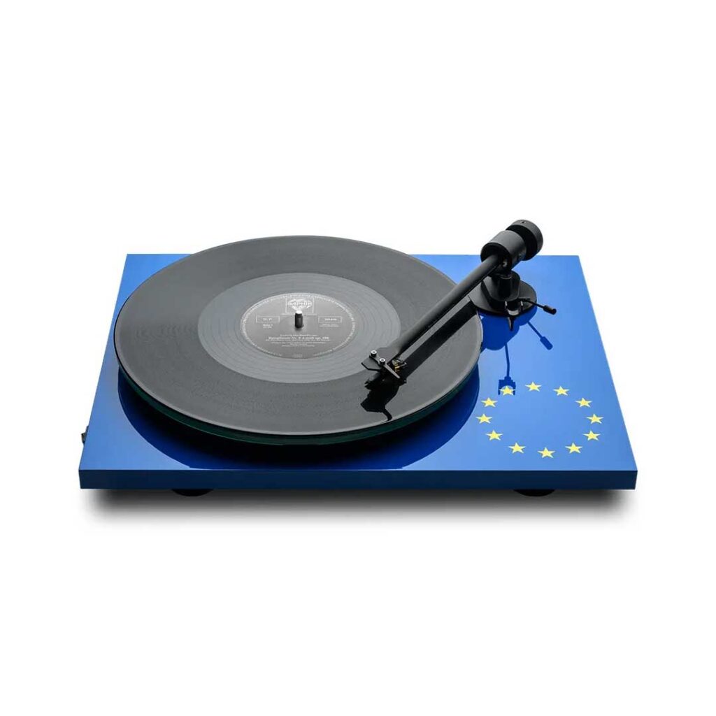 Pro-Ject EU Turntable